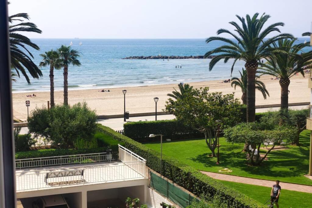 Apartamento Recien Reformado En Primera Linea Con Vistas A La Playa De La Almadraba 베니카씸 외부 사진