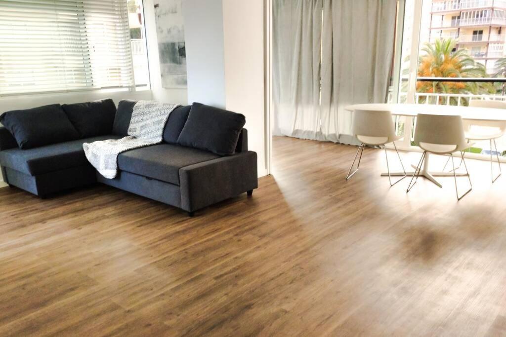 Apartamento Recien Reformado En Primera Linea Con Vistas A La Playa De La Almadraba 베니카씸 외부 사진