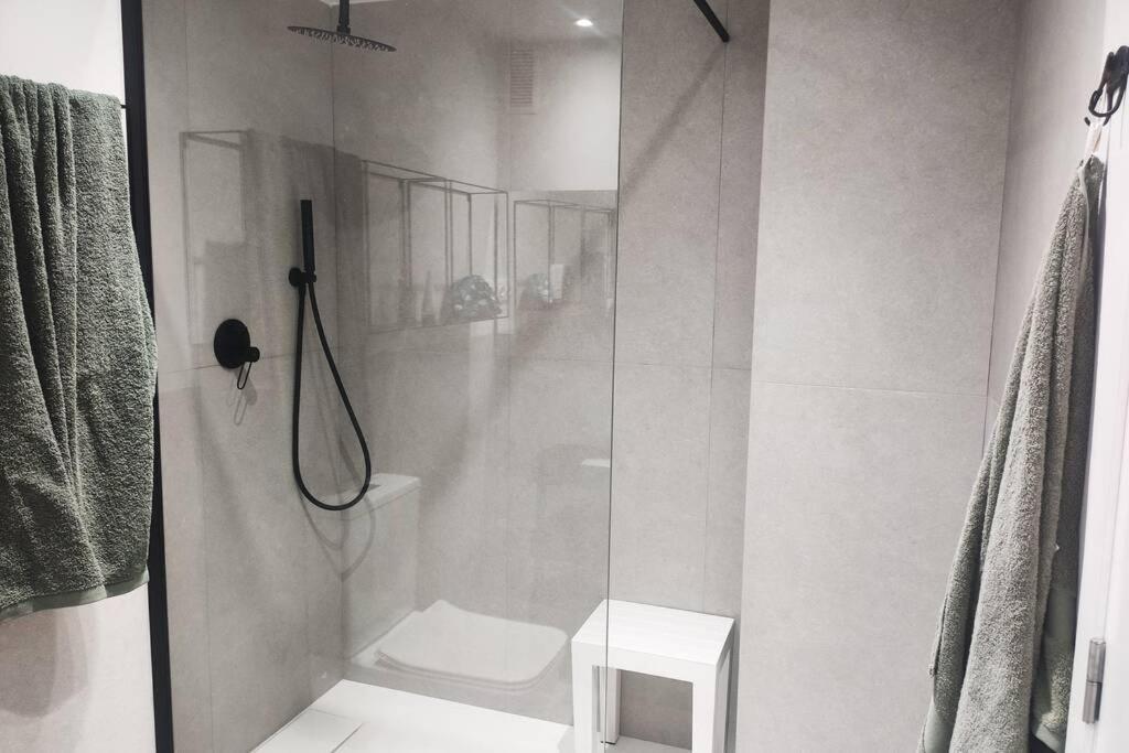 Apartamento Recien Reformado En Primera Linea Con Vistas A La Playa De La Almadraba 베니카씸 외부 사진