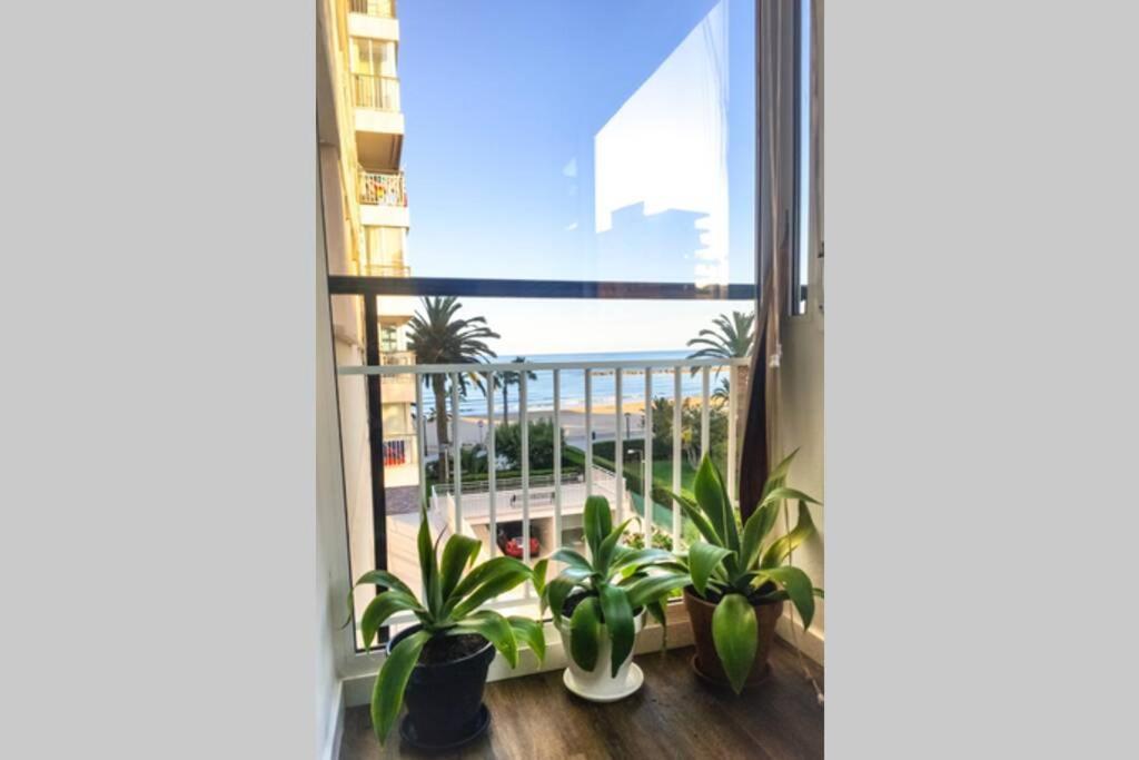 Apartamento Recien Reformado En Primera Linea Con Vistas A La Playa De La Almadraba 베니카씸 외부 사진